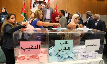 جفرا نيوز : أخبار الأردن    نقابة الصحفيين  تدرس امكانية تأجيل انتخاباتها الشهر القادم بعد تعميم الصحة